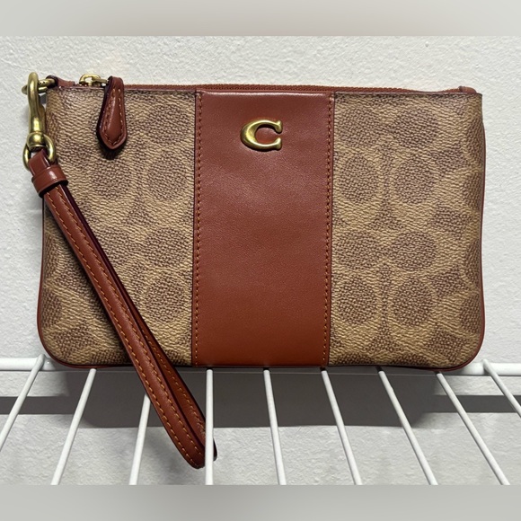 Coach Handbags - 🆕 Coach Essential Small Wristlet In Signature Canvas